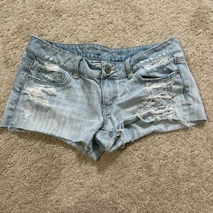 Woman’s American Eagle size 6 shorts